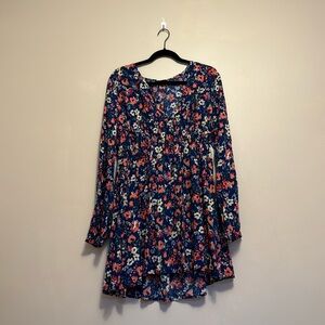 Floral dress with elastic waist! Lightweight and flowy
